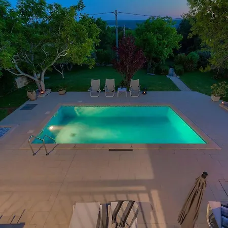 White Pebble I Villa Stanisovi