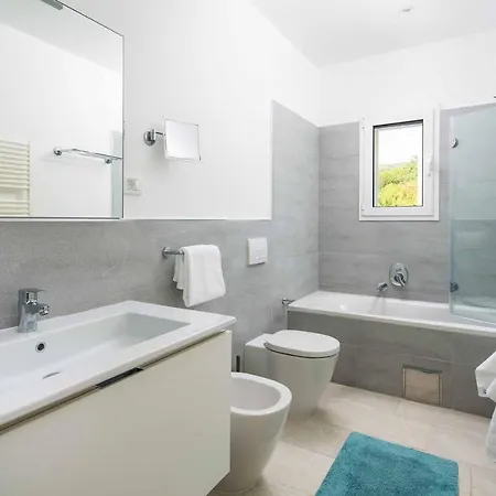 Villa White Pebble I *
